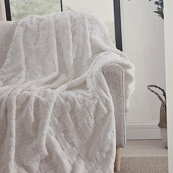 Koolaburra by UGG Luxury Blanket